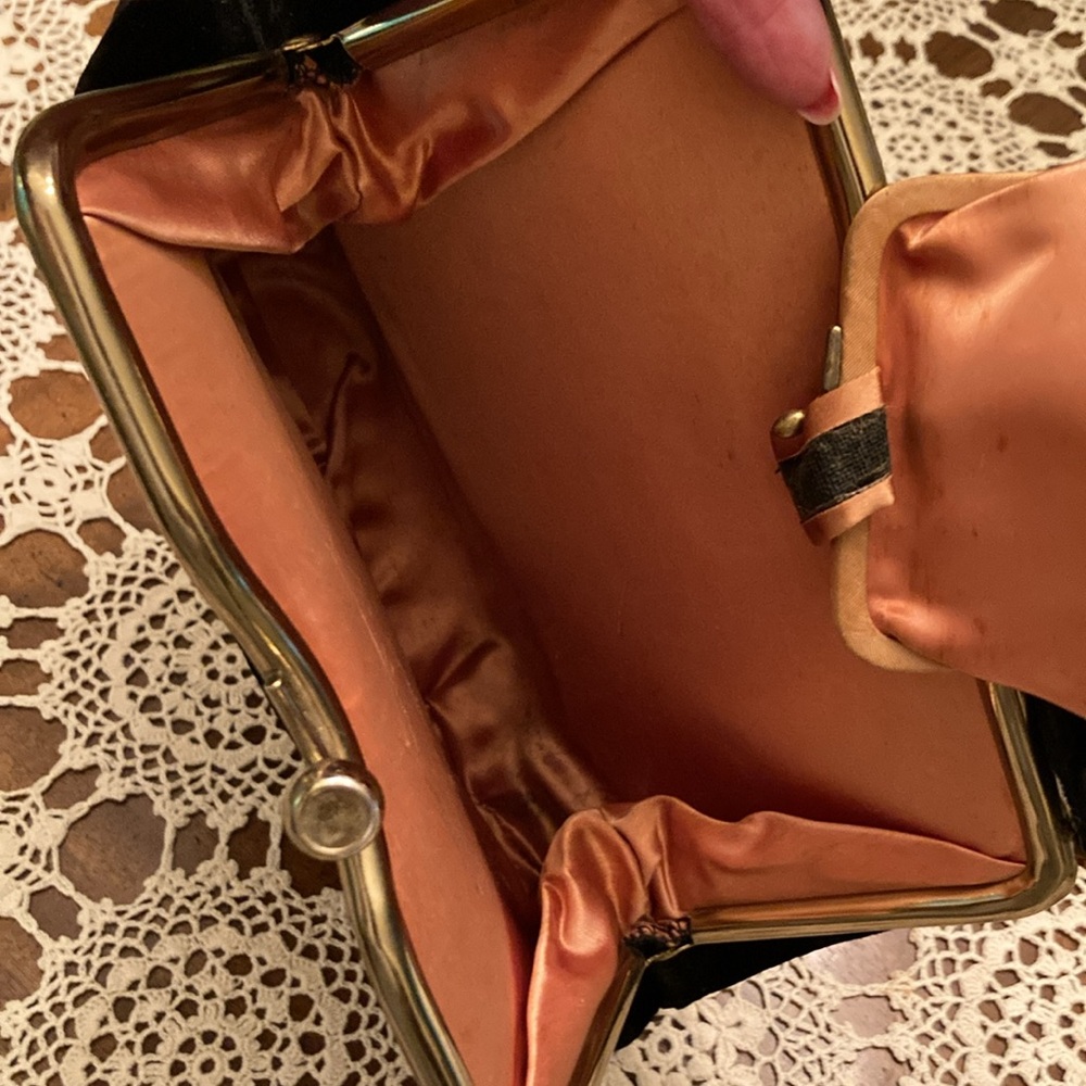 1930s Black Velvet Purse - Picture 6 of 11